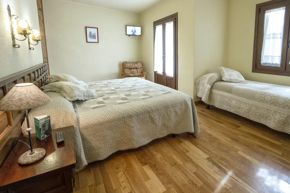 Hotel Farre D'Avall Баруера Екстериор снимка